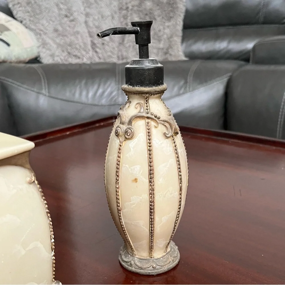 Vintage Croscill Bathroom Accessory Set - Tissue Box, Soap Dispenser & Tray